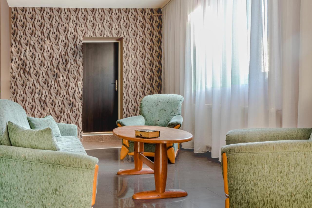 Hotel Zannam Brno Bagian luar foto