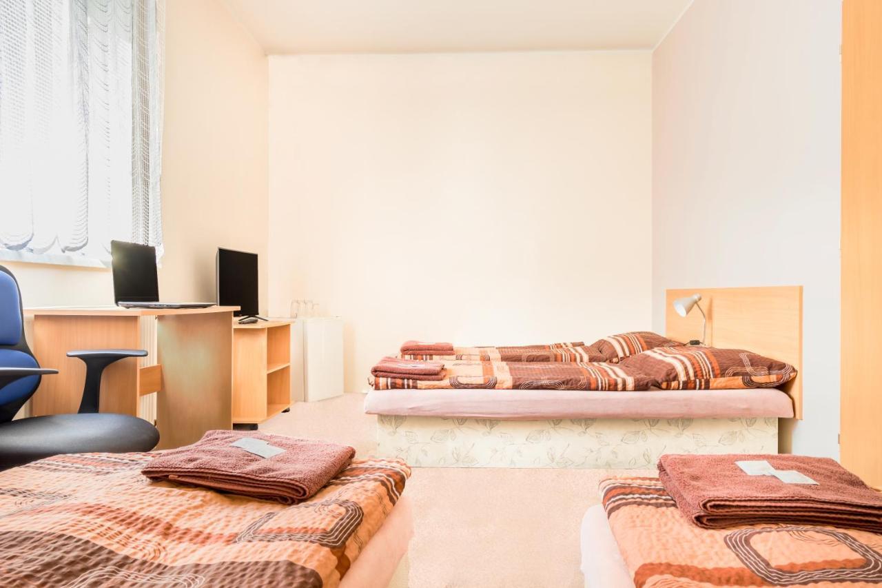 Hotel Zannam Brno Bagian luar foto