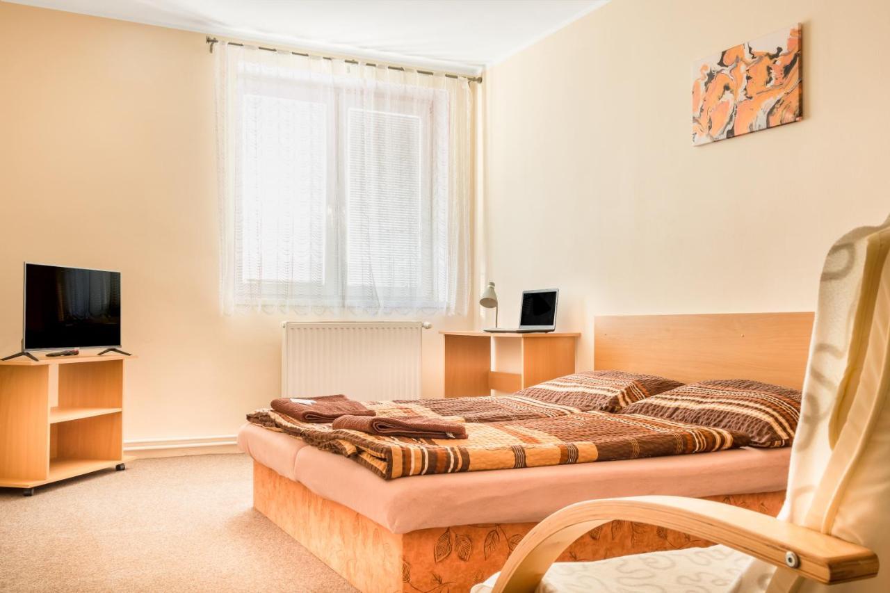 Hotel Zannam Brno Bagian luar foto