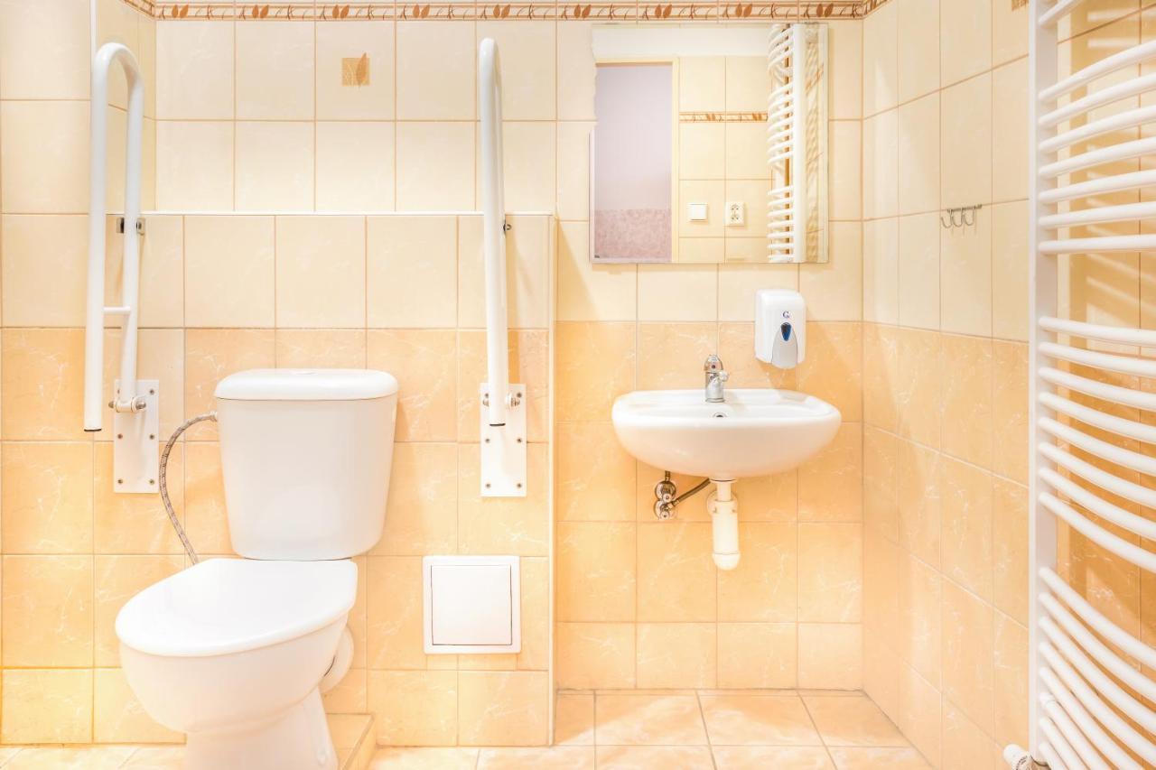 Hotel Zannam Brno Bagian luar foto