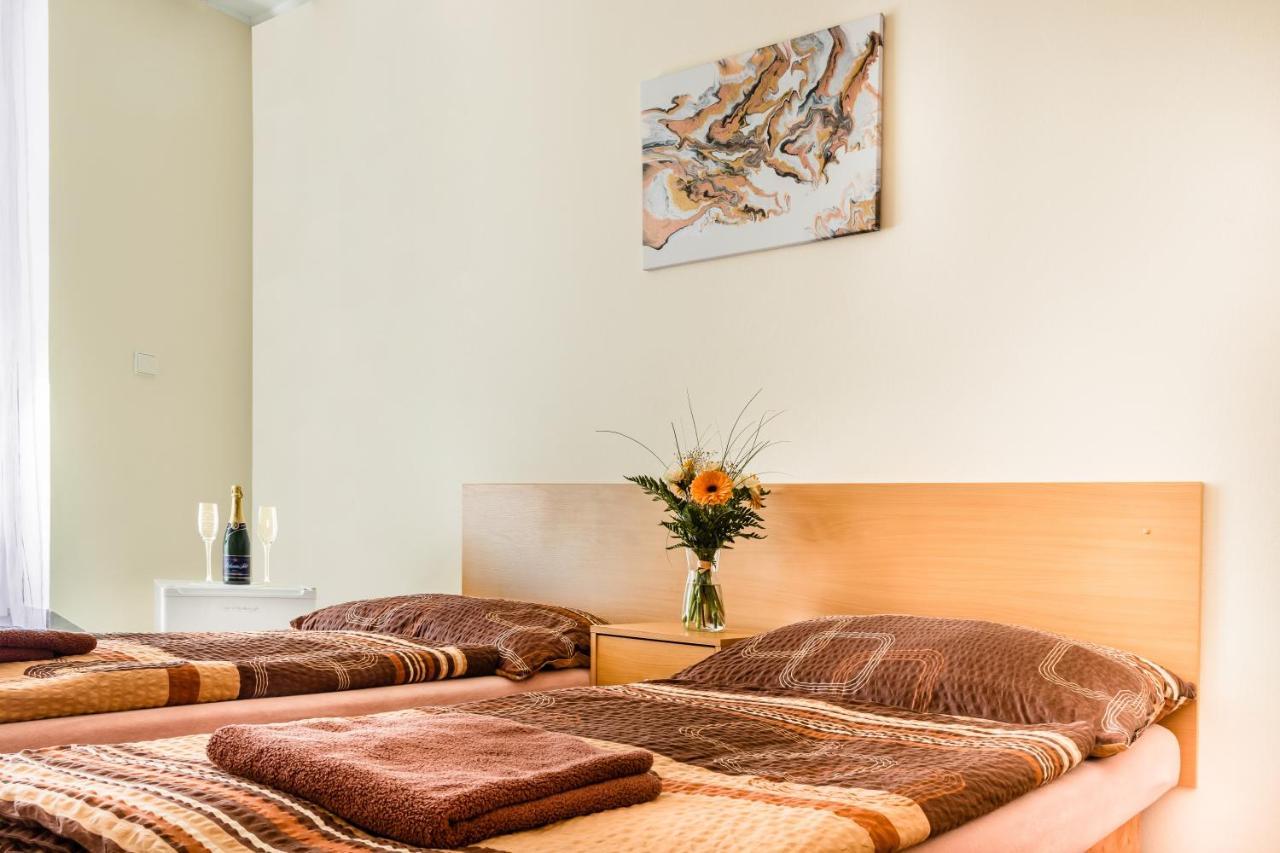 Hotel Zannam Brno Bagian luar foto