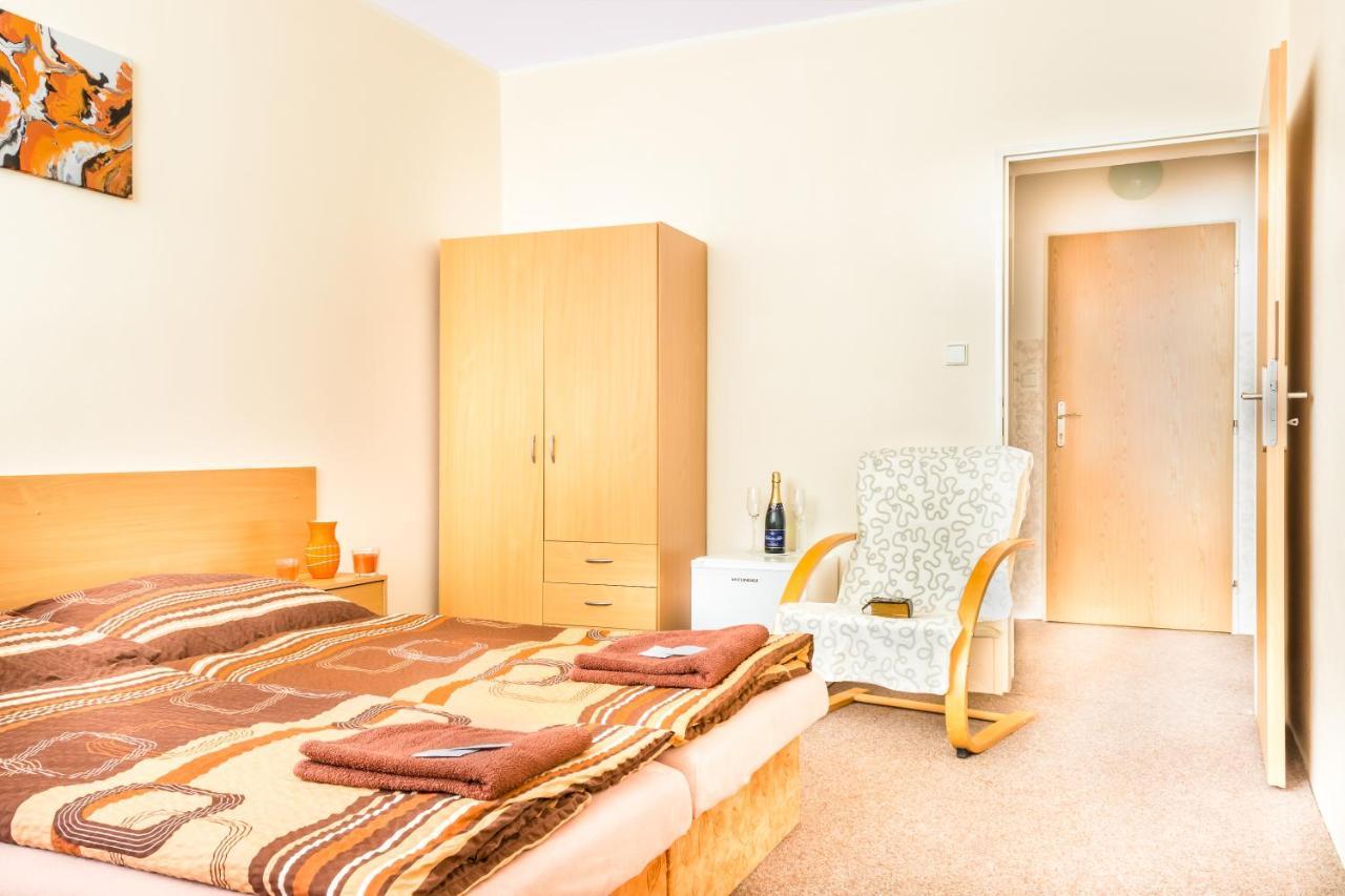Hotel Zannam Brno Bagian luar foto